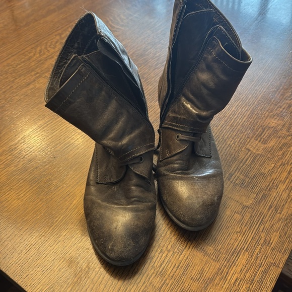 Leather Boots - Picture 2 of 3